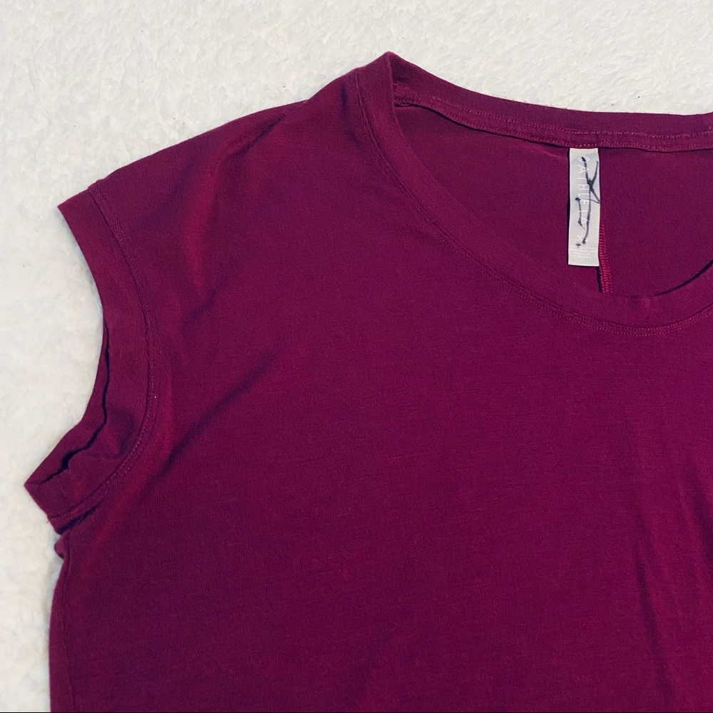 Athleta Women’s Capped Sleeve Soft Purple Top Light and Thin Size XS NWOT!